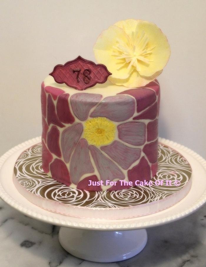 Graphic floral print cake