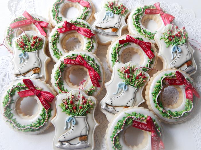 Christmas Wreath and Skate cookies