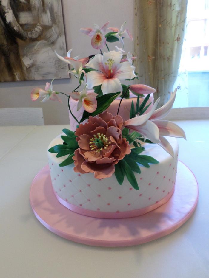 Pink & White folwer cake