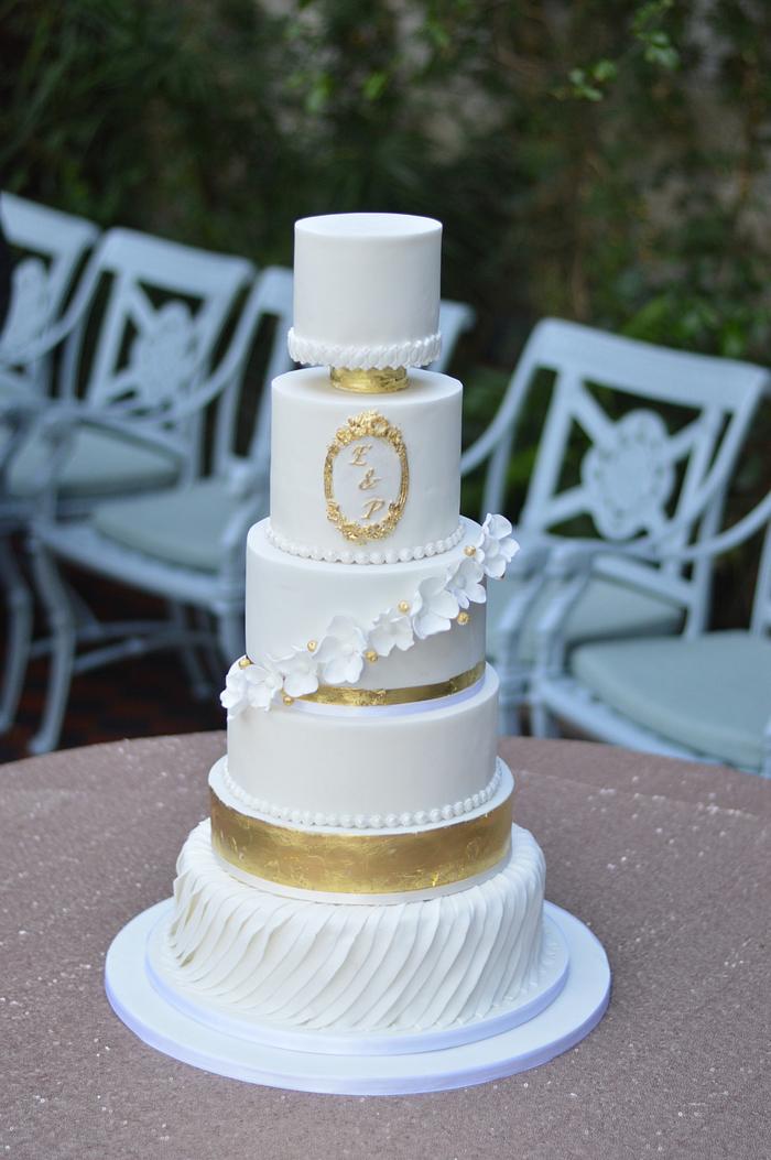 NYE wedding cake 