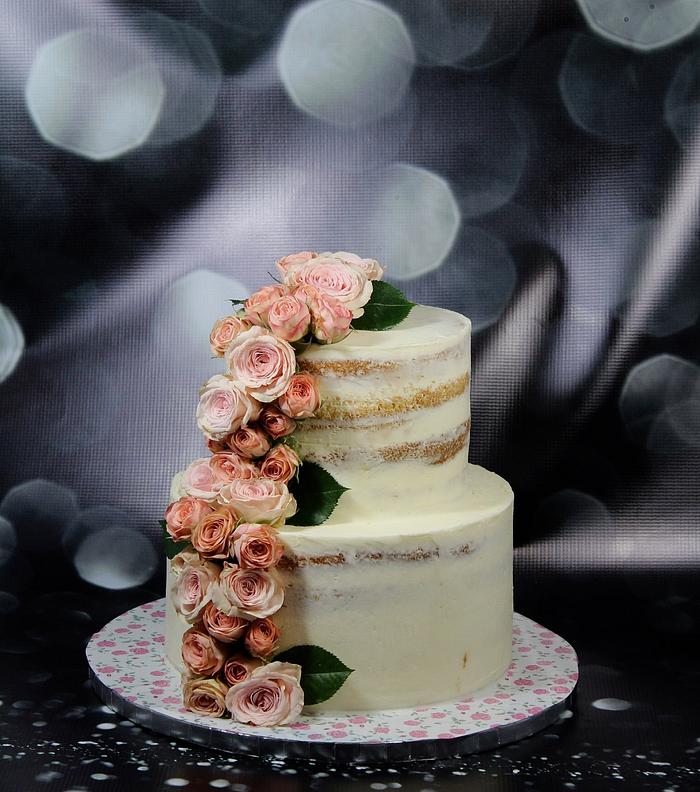 Naked rustic cake 