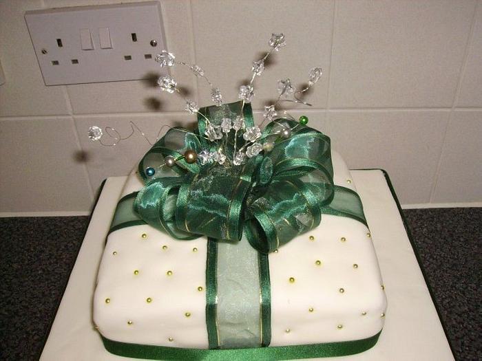 bow cake