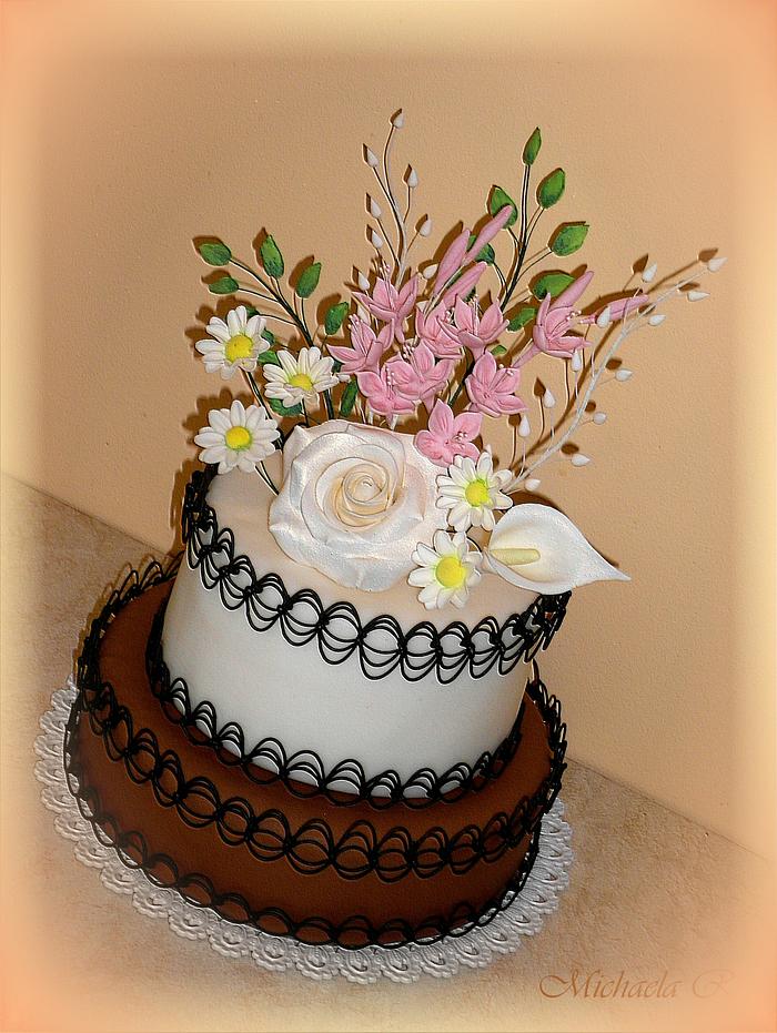 Flower cake with royal icing