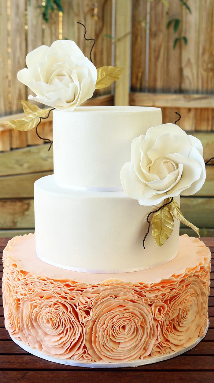Peach wedding cake - Picture of Maisies Professional Cake Design, Glasgow -  Tripadvisor