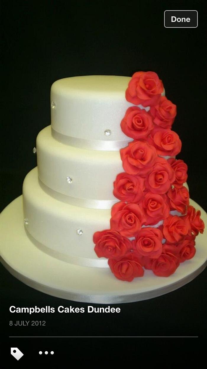 'Roses Wedding Cake'