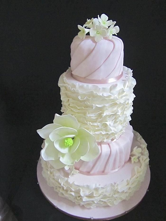 Elegant and Sweet wedding cake