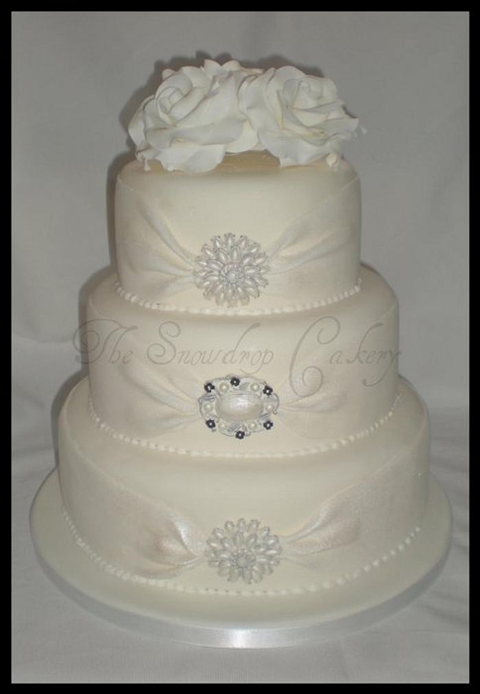 Ribbon and Brooch Wedding Cake