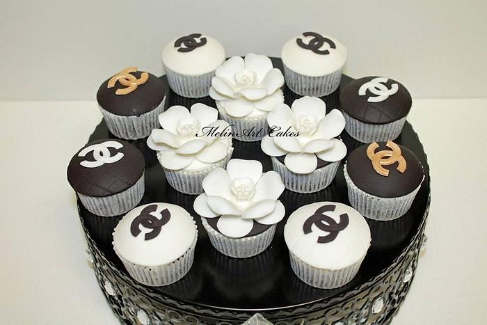 Security Check Required  Chanel cupcakes, Make up cake, Chanel cake