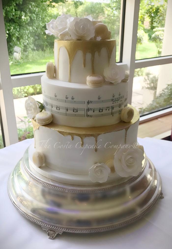 Gold drip wedding cake 