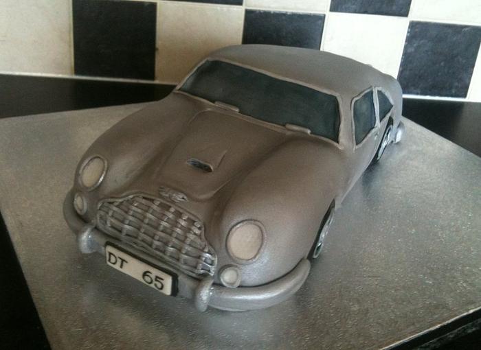 Aston Martin DB5 1964 cake - Decorated Cake by Ritzy - CakesDecor