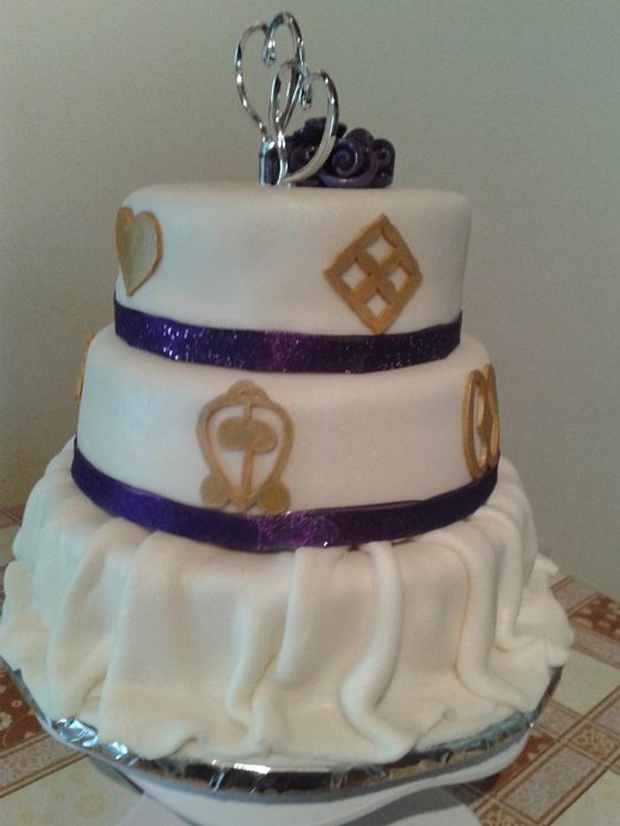 Traditional and modern wedding cake