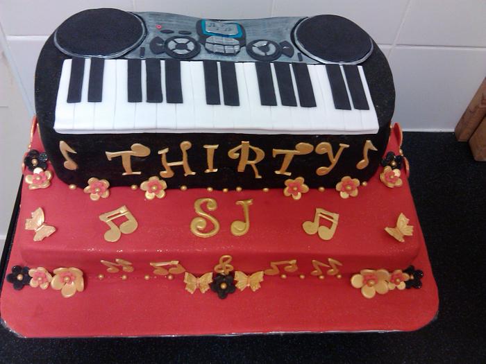 piano cake