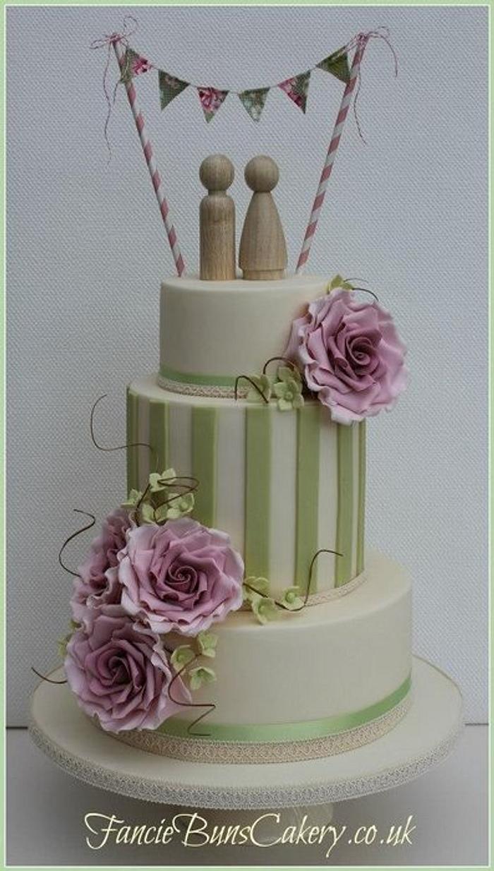 Vintage Bunting & Rose wedding cake