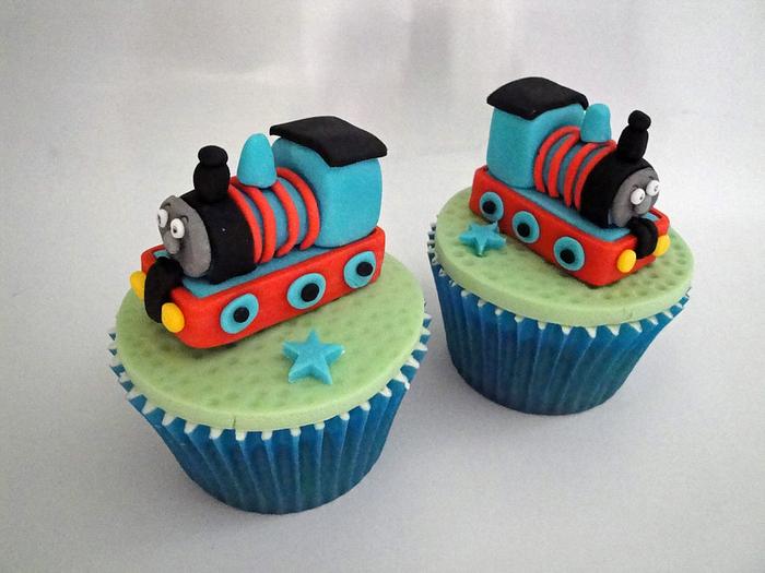 Mini Thomas Tank Engine cupcakes