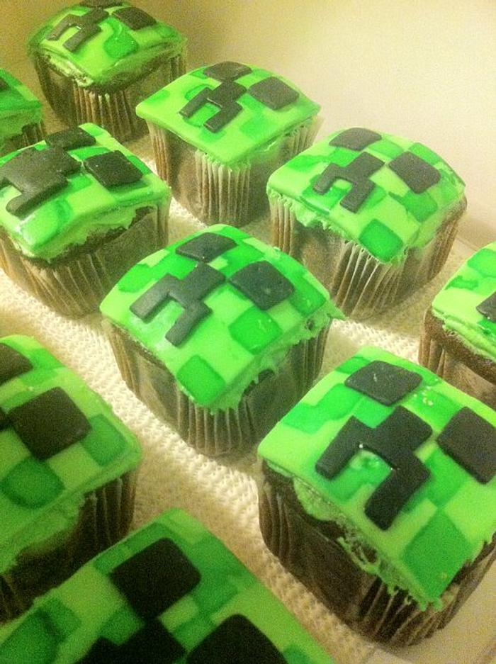 minecraft creeper cupcakes