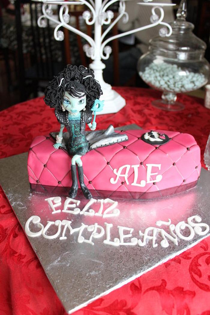 Frankie Monster High Birthday Cake