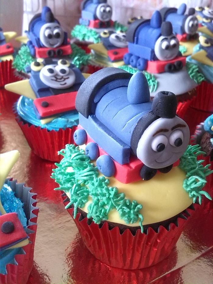 Thomas the train 3D cupcakes