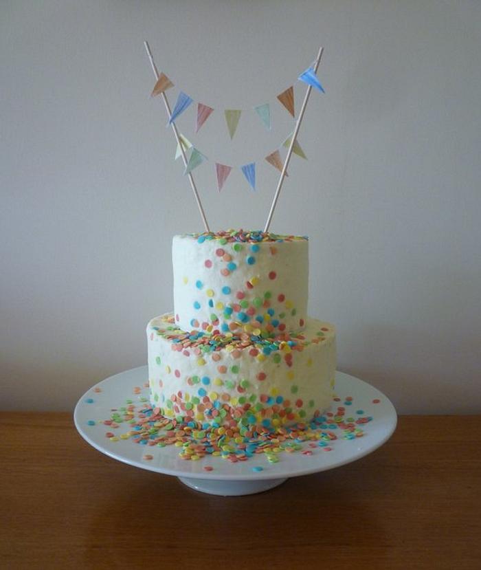 Shabby Chic Buttercream and Bunting!