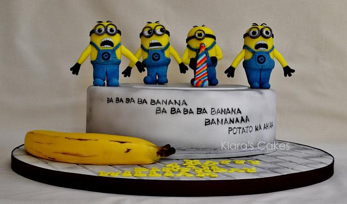 Minion Banana Cake