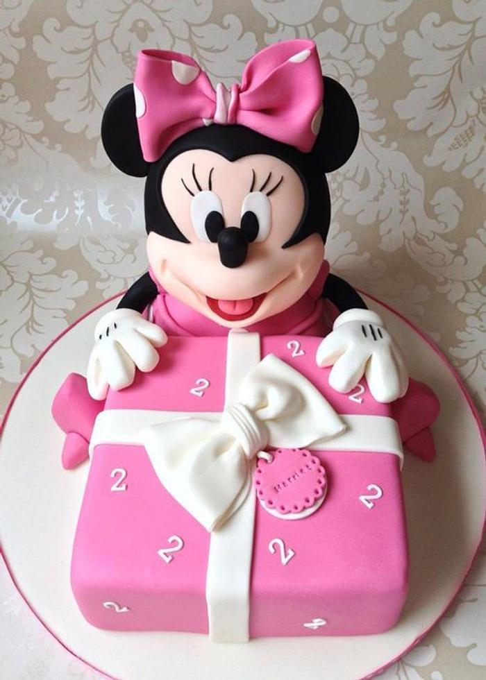 minnie mouse gift cake