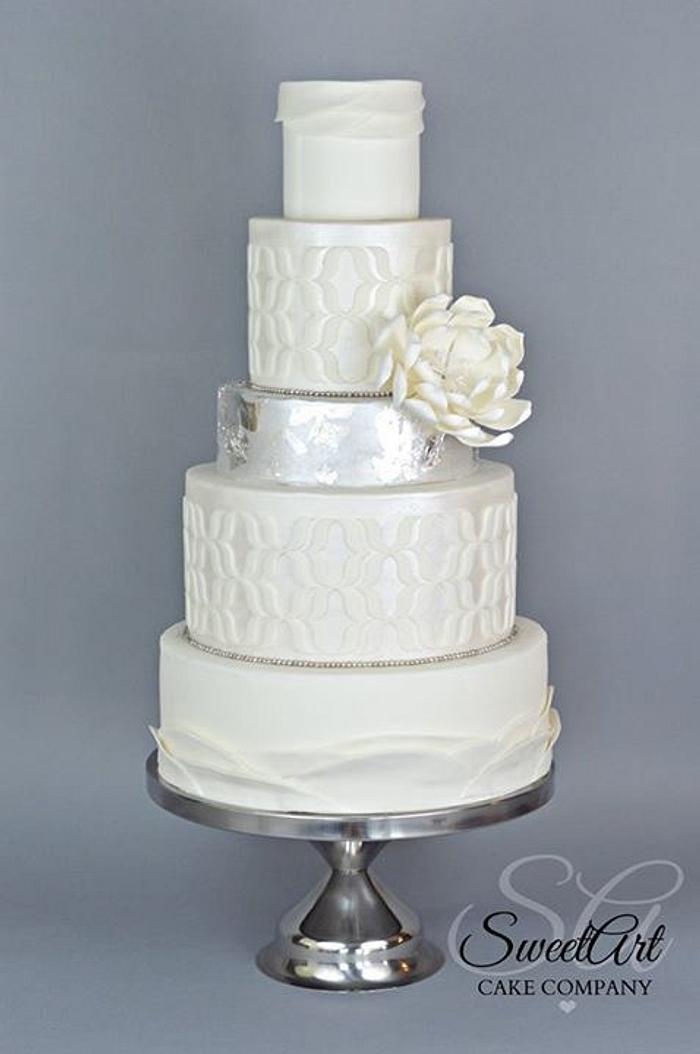 Elegant Wedding Cake 