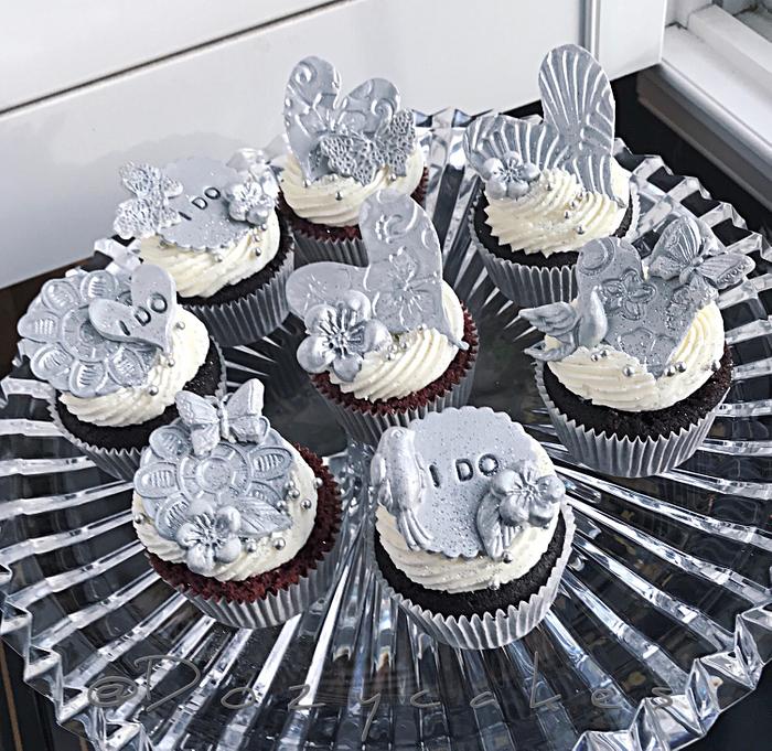 ‘I Do’ Engagement Cupcakes