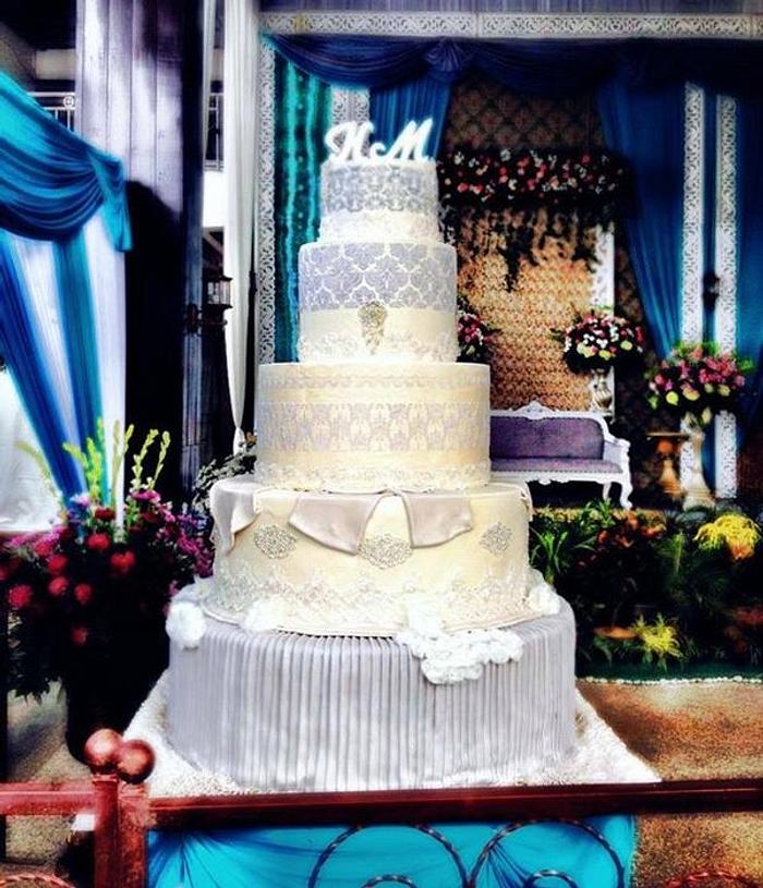 5 tiers White Wedding Cake