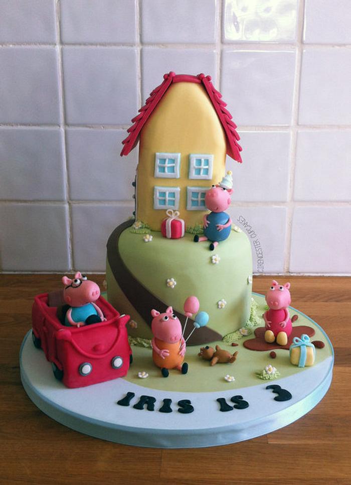 2 Tier Peppa Pig and Family Birthday Cake | Susie's Cakes-sonthuy.vn