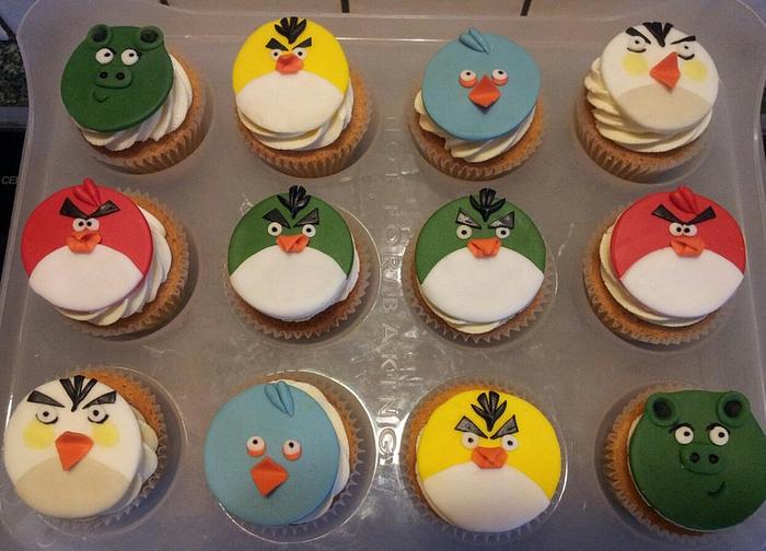 2D Angry Birds cupcakes