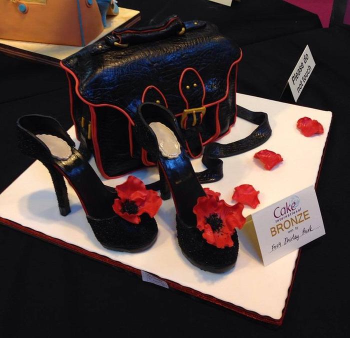 Poppy Handbag and shoes Cake International Bronze 
