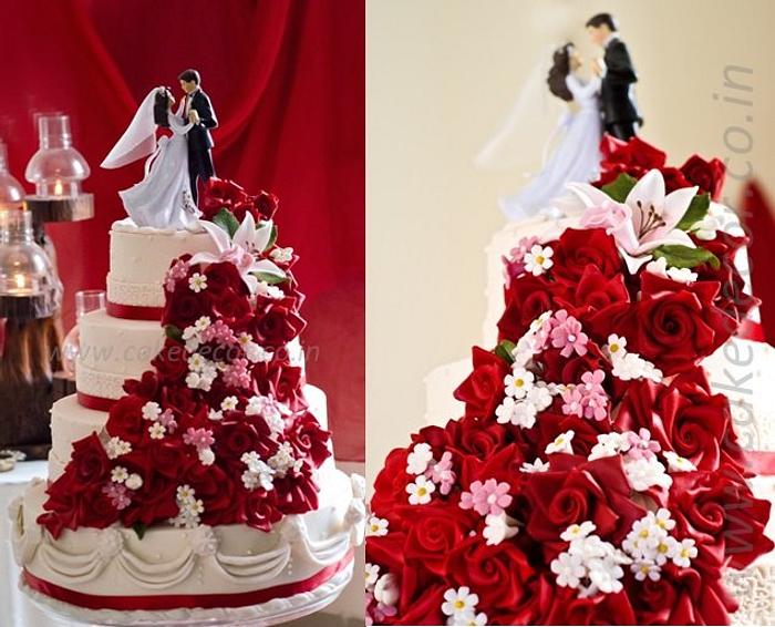 Red Roses theme Wedding cake