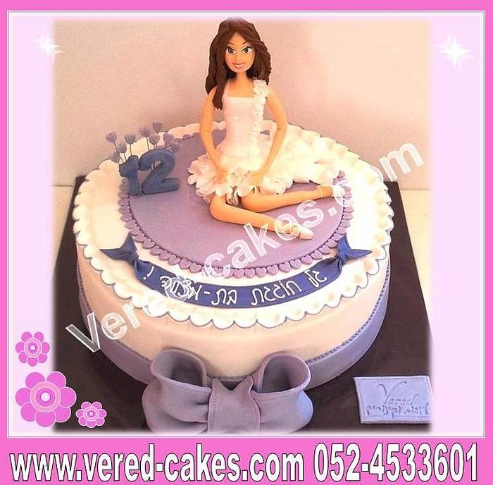 Purple and white 12 'th birthday cake
