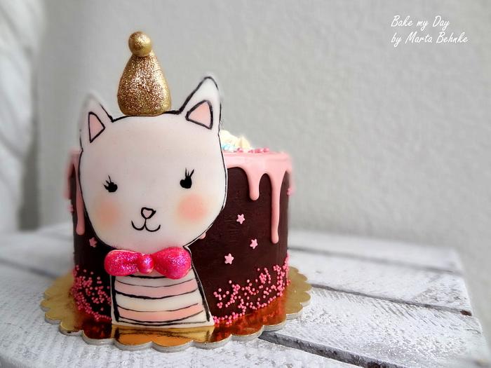 little kitty drip cake