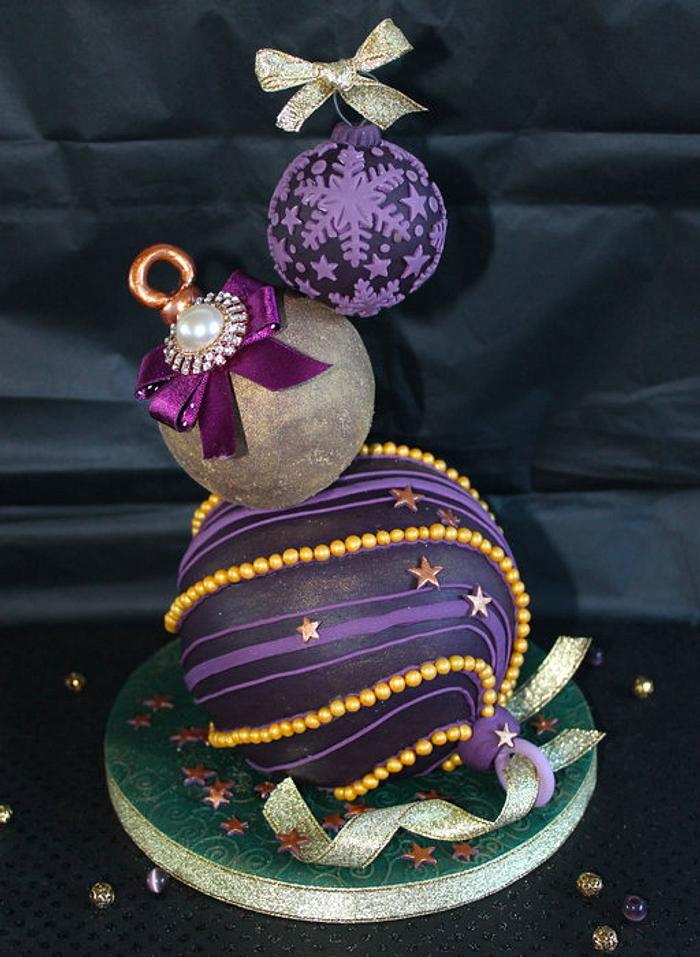 Tiered Christmas bauble cake