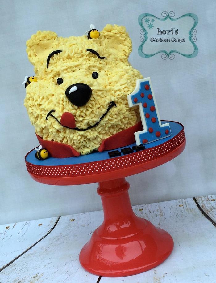 Winnie the Pooh smash cake 
