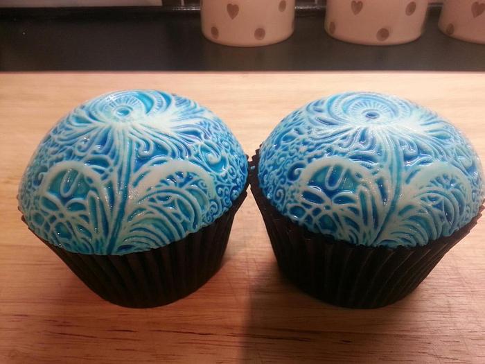 China blue cupcakes