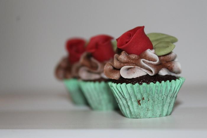 Mini Rose Cupcakes