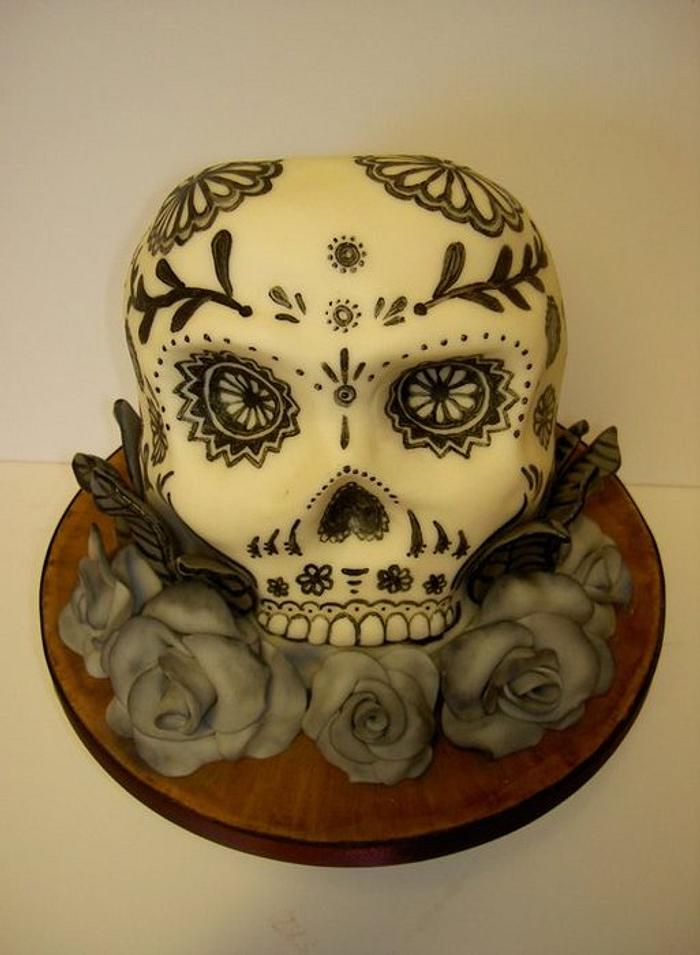 Sculpted sugar skull cake