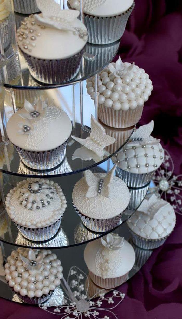 silver and pearl wedding cupcakes 