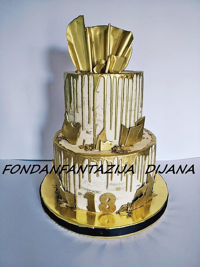 Golden drip cake 