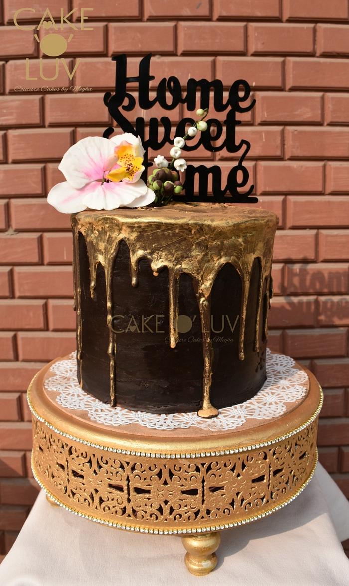Dripping gold - Decorated Cake by Cake O'Luv - megha - CakesDecor