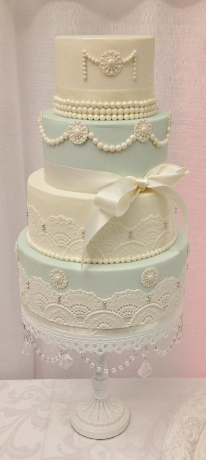 lace and pearls wedding cake