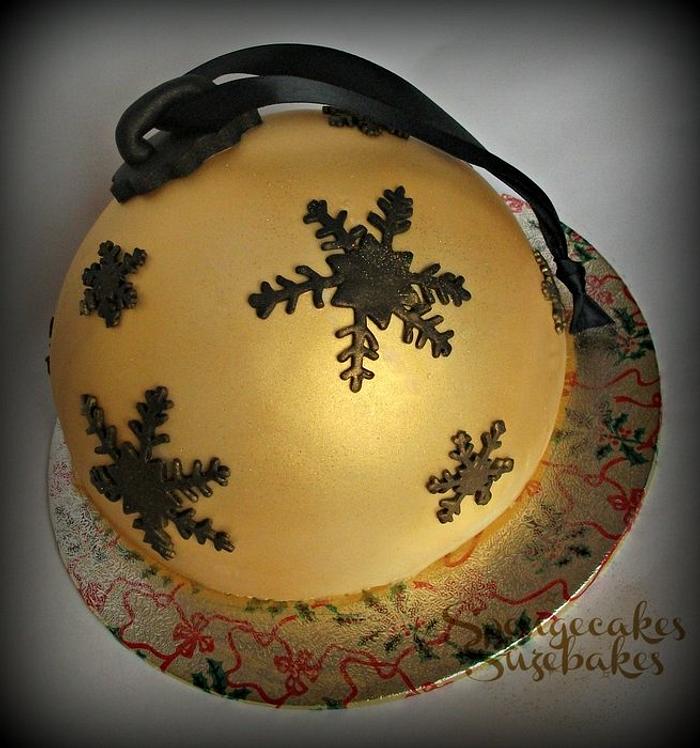 Gold Christmas Bauble Christmas Cake