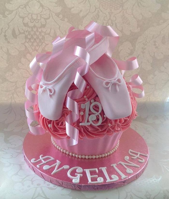 Ballet Giant cupcake