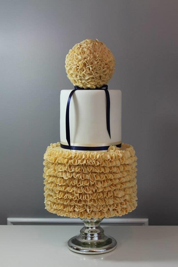 Ruffled,Wedding,Cake 
