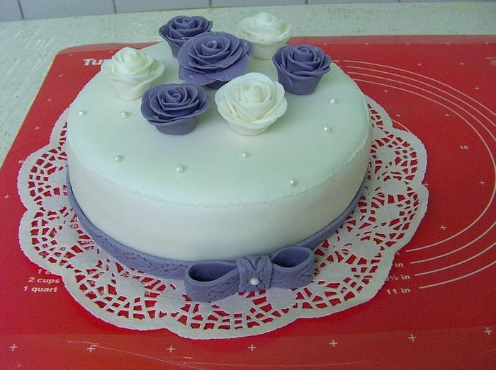cake with roses