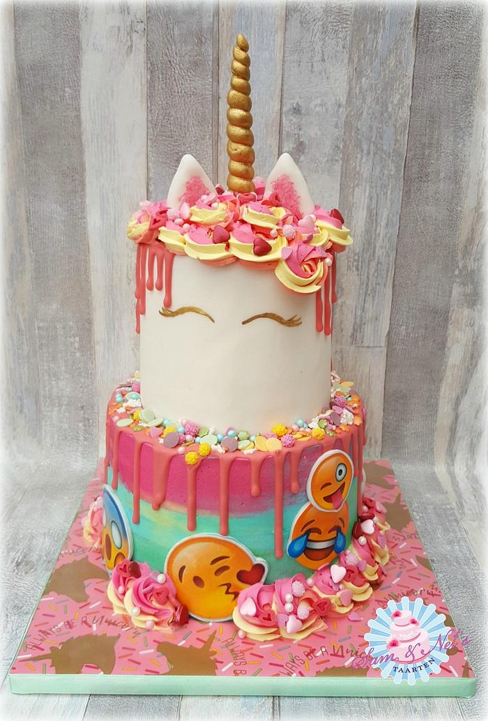 Unicorn Emoticon cake