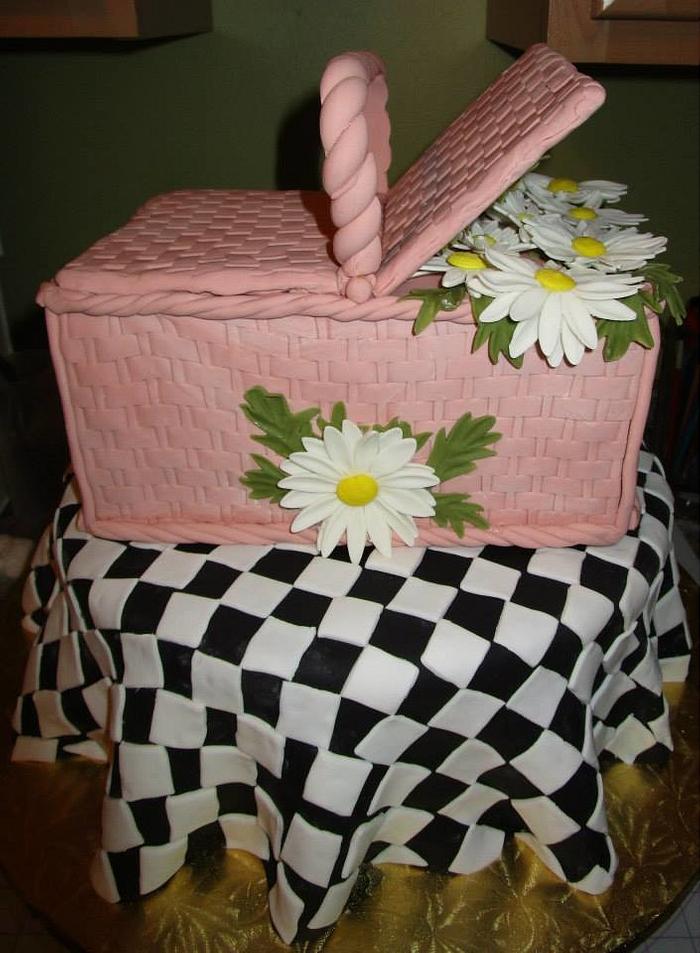 Dana's Picnic Basket cake