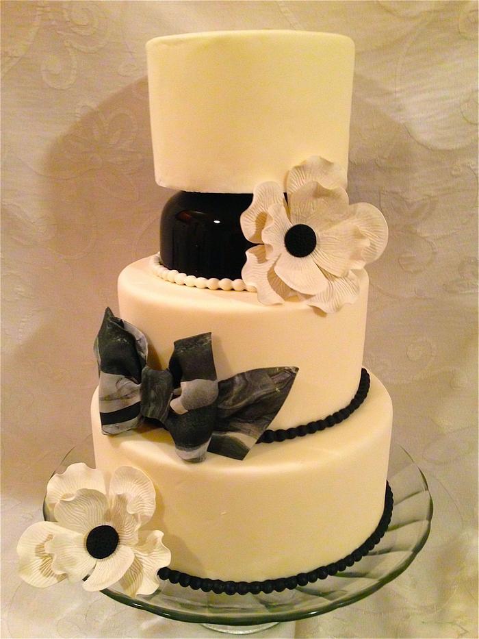 Yellow and Black wedding cake