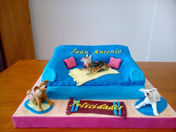 DOGS ON COUCHE CAKE